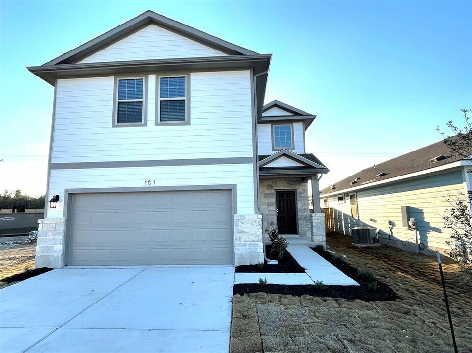 161 Old Stagecoach Rd in Jarrell, TX - Building Photo