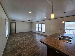 709 N Collins Fwy in Howe, TX - Building Photo - Building Photo