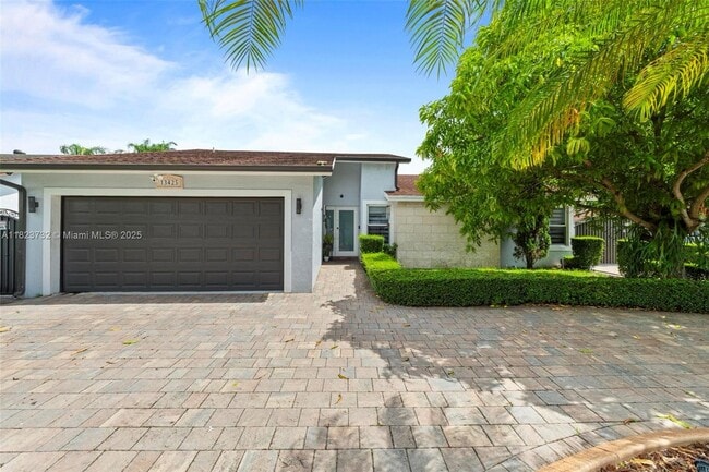 13425 SW 91st Ter in Miami, FL - Foto de edificio - Building Photo