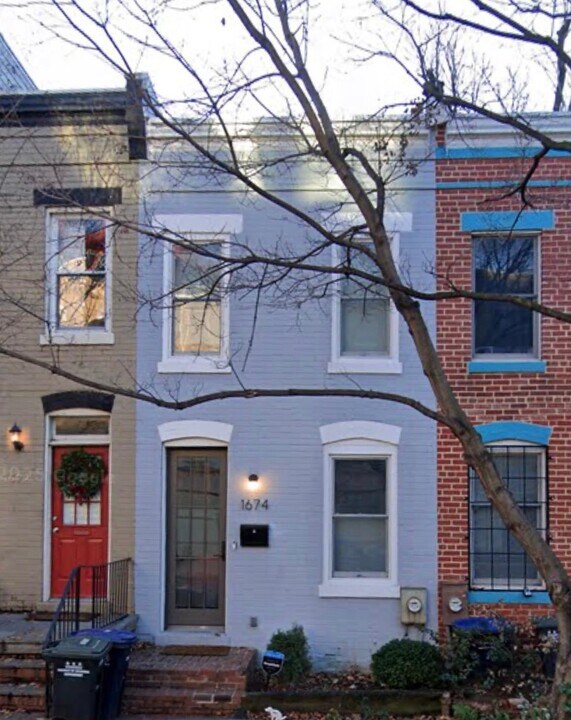 1674 Kalorama Rd NW in Washington, DC - Building Photo