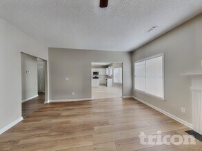 112 Falling Waters Dr in Jonesboro, GA - Building Photo - Building Photo