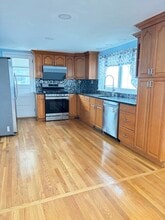 17 Griswold St in Everett, MA - Building Photo - Building Photo