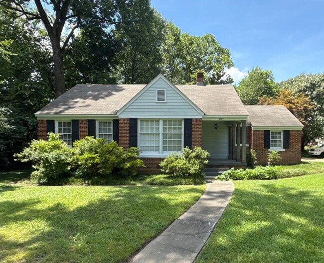 property at 907 Echles St