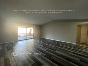 3750 E Crellin Cir in Las Vegas, NV - Building Photo - Building Photo