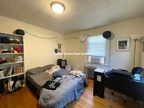 115 Lanark Rd, Unit 1 in Boston, MA - Foto de edificio - Building Photo