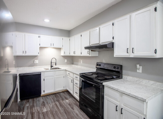1306 Wyoming Ave in Las Cruces, NM - Building Photo - Building Photo