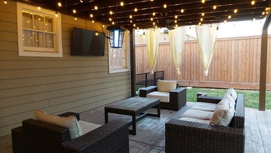 2611 Tangley St in Houston, TX - Building Photo - Building Photo