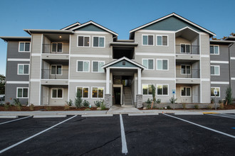 Huntington Place Apartments in Puyallup, WA - Building Photo - Building Photo