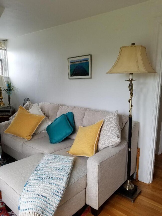 8 Barney St Apartments and Nearby Newport Apartments For Rent Newport, RI