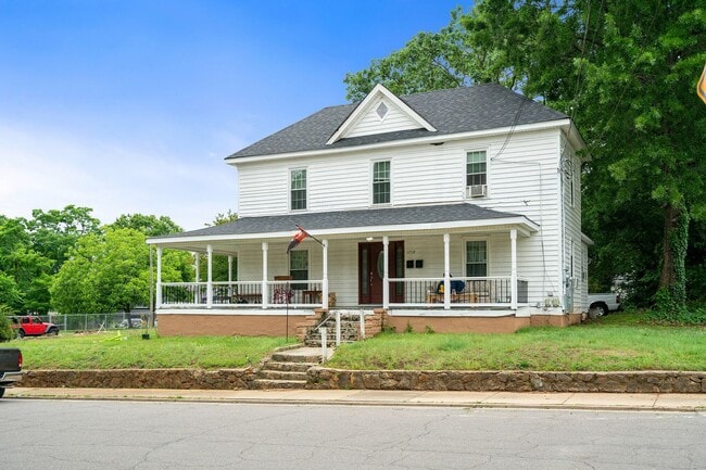 property at 1710 Lomond St