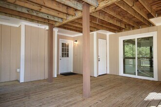 6103 E Shore Dr in Pensacola, FL - Building Photo - Building Photo