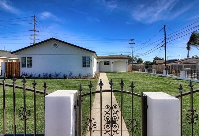 2914 Paula St in Oxnard, CA - Building Photo - Building Photo