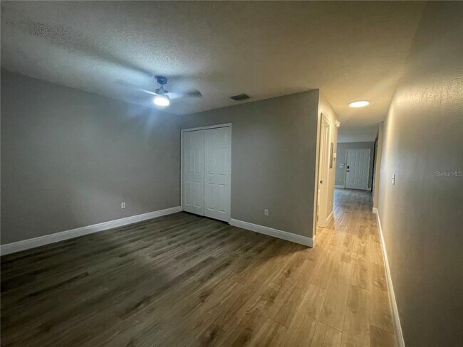 2031 Fluorshire Dr in Brandon, FL - Building Photo - Building Photo