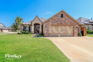 17000 Barcelona Dr in Oklahoma City, OK - Building Photo