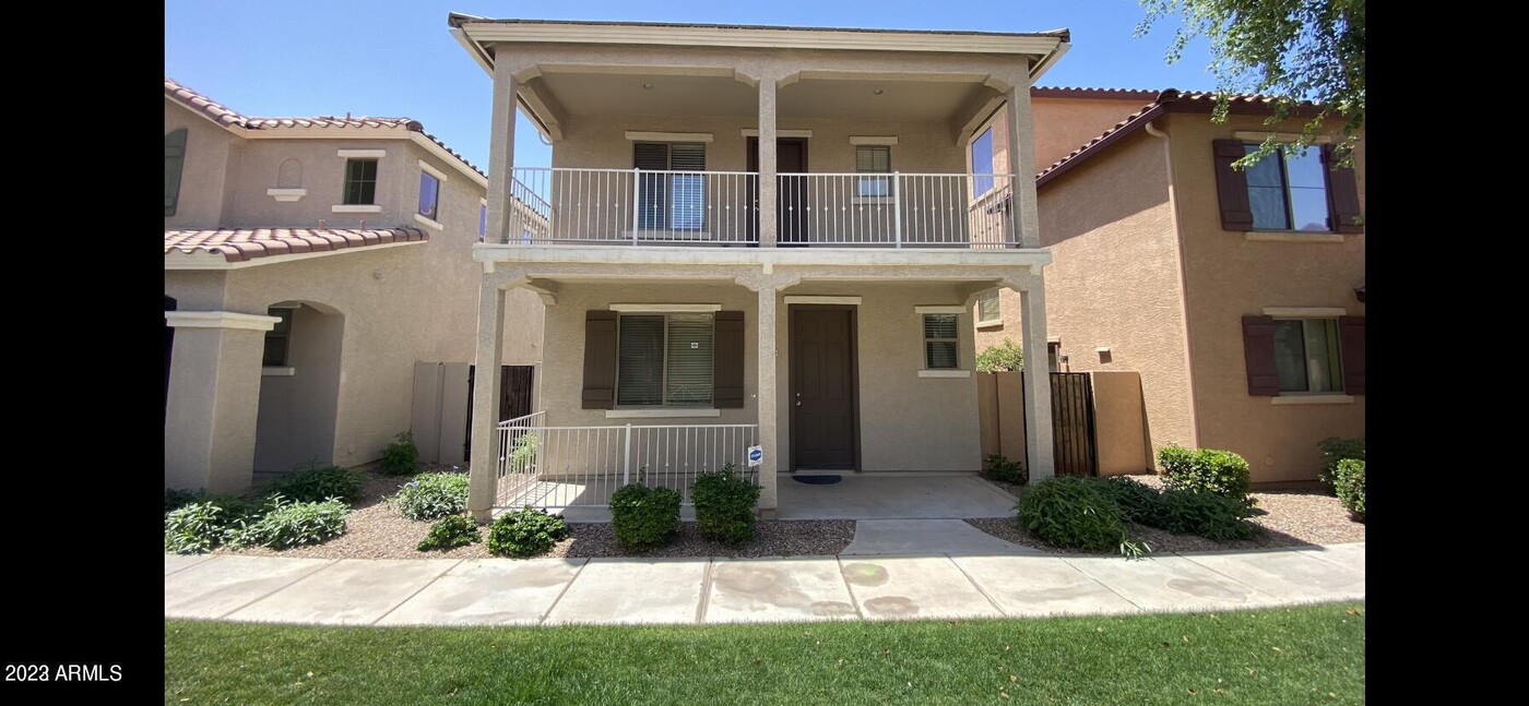 3775 E Santa Fe Ln in Gilbert, AZ - Foto de edificio