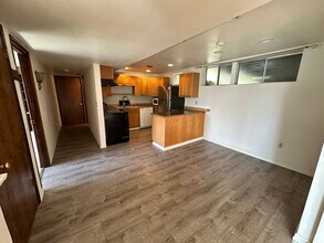 1838 138th Plz SE, Unit 1 in Bellevue, WA - Foto de edificio - Building Photo