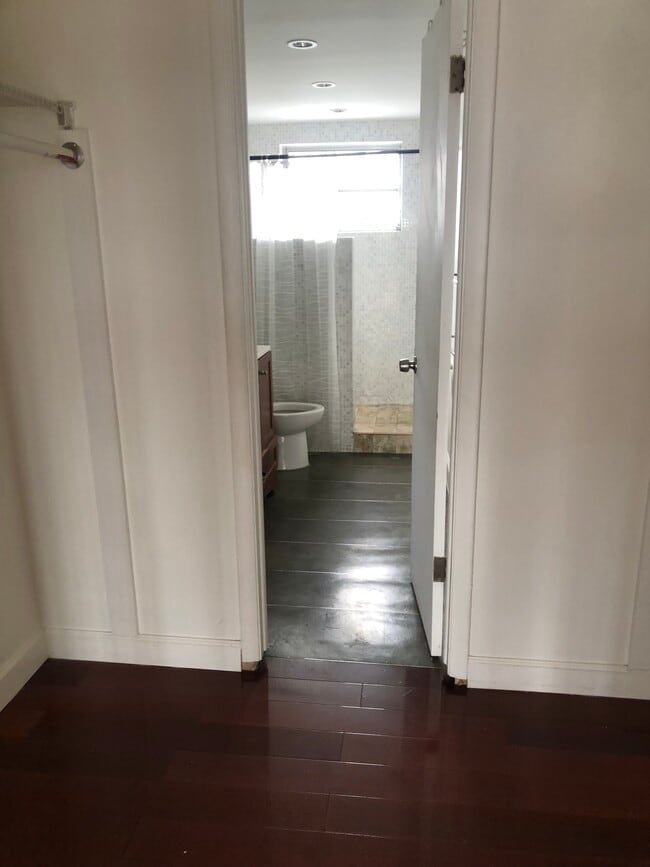 9363 Fontainebleau Blvd in Miami, FL - Foto de edificio - Building Photo