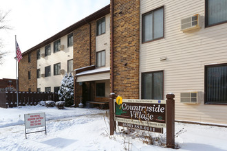 Countryside Village Apartments in Mount Morris, IL - Building Photo - Building Photo