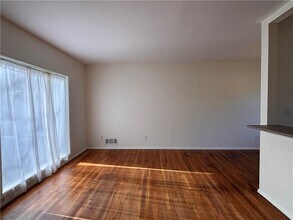 5009 Crowe Dr SE in Smyrna, GA - Building Photo - Building Photo