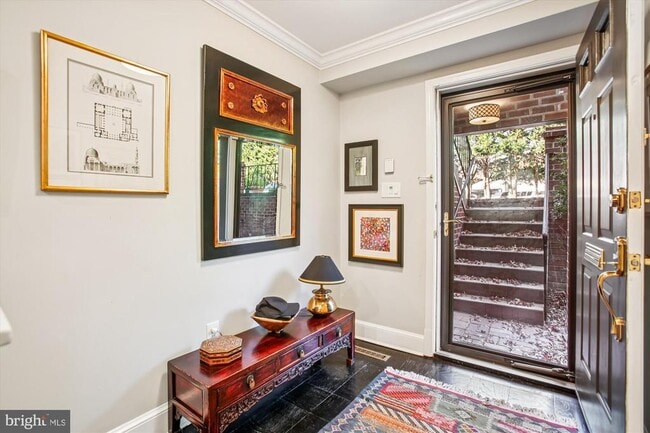 property at 3293 Sutton Pl NW