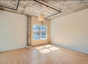 2229 Blake St, Unit 406 in Denver, CO - Building Photo - Building Photo