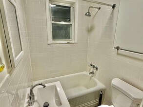 137 Lake Ave in Yonkers, NY - Building Photo - Building Photo