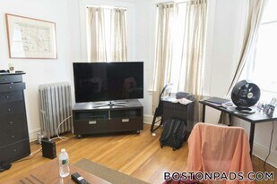 137 Park Dr, Unit 33 in Boston, MA - Building Photo