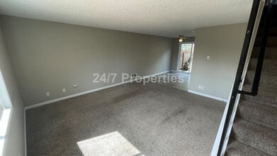 12573 SE 27th Ave in Milwaukie, OR - Building Photo - Building Photo