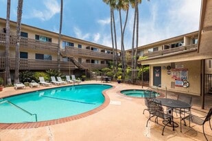 26130 Narbonne Ave in Lomita, CA - Building Photo