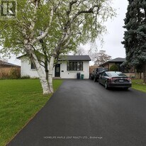 26 Cumbrian Ct in Brampton, ON - Building Photo