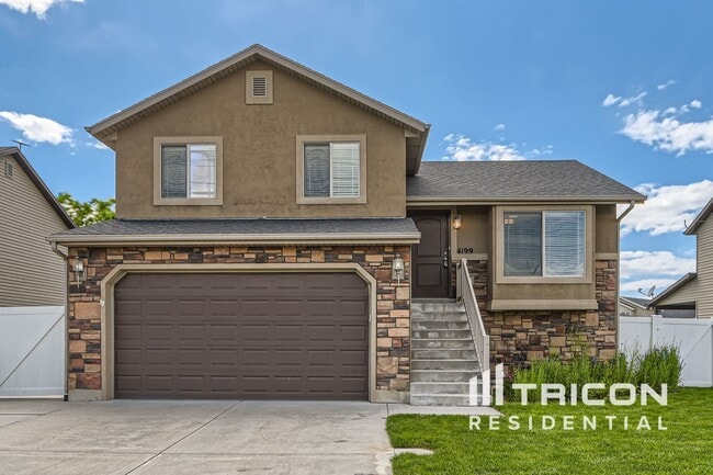 4199 S 3250 W in West Haven, UT - Foto de edificio - Building Photo