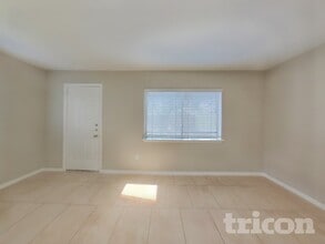 5515 Fallengate Dr in Spring, TX - Building Photo - Building Photo