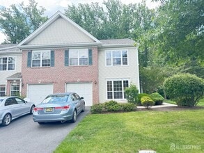 101 Waldorf Dr in Princeton, NJ - Foto de edificio - Building Photo