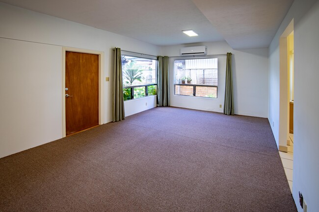 94-872 Lumiholoi St in Waipahu, HI - Building Photo - Building Photo