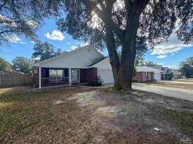 7903 Cayenne Way in Pensacola, FL - Building Photo
