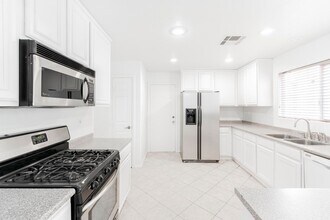 11576 W Aruba Beach Ave in Las Vegas, NV - Building Photo - Building Photo