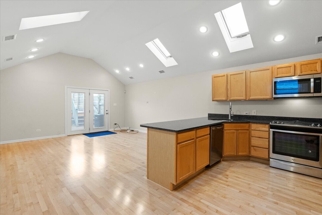 454 N Green St in Chicago, IL - Building Photo