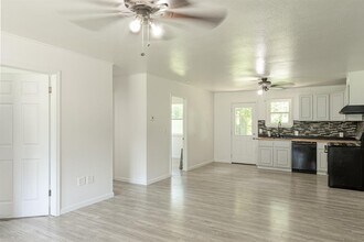 124 W Brule St in Purcell, OK - Building Photo - Building Photo