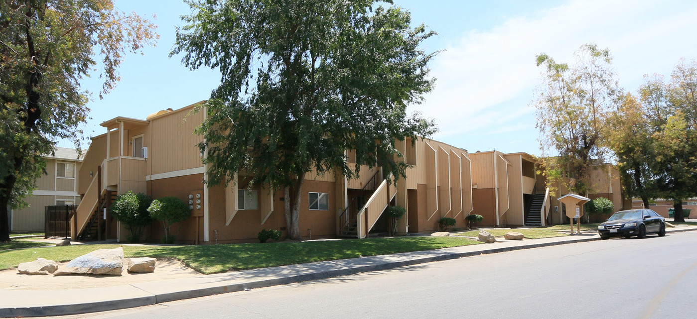 California Apartments in Lemoore, CA - Building Photo