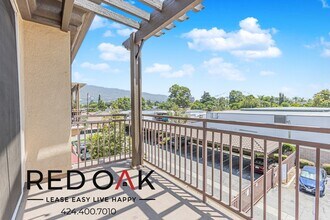 633 W Rte 66 in Glendora, CA - Foto de edificio - Building Photo