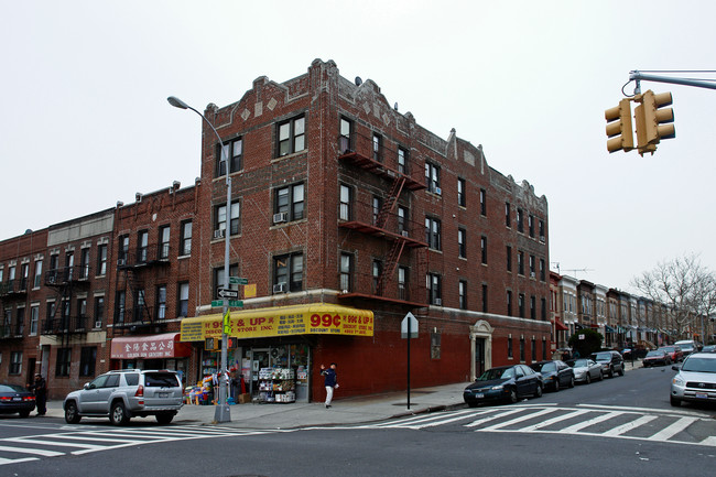 4802 7th Ave in Brooklyn, NY - Building Photo - Building Photo