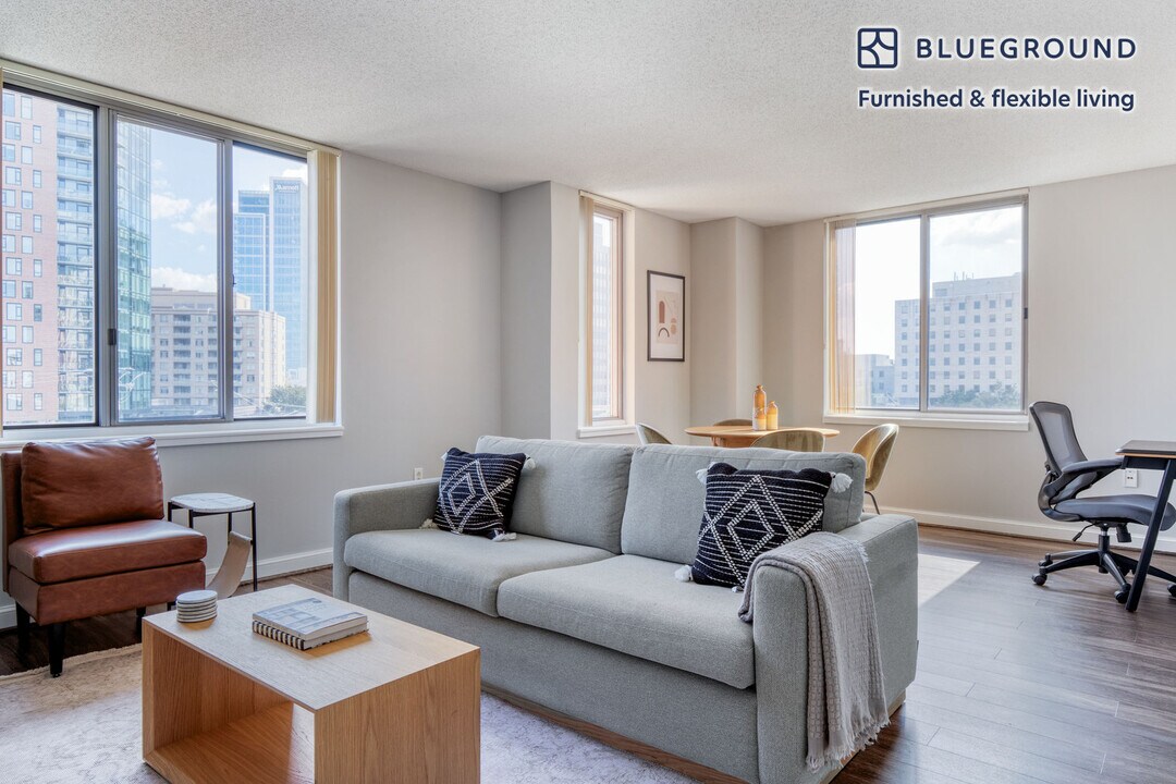 4835 Cordell Ave in Bethesda, MD - Foto de edificio