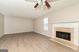 650 Pullin Rd in Mcdonough, GA - Foto de edificio - Building Photo