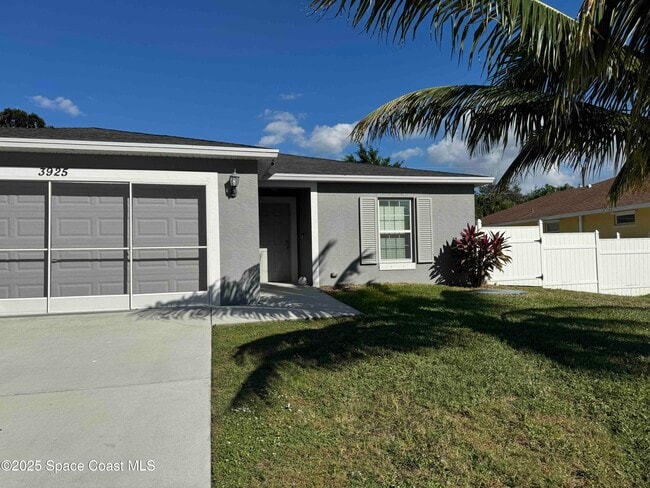 3925 SW Laffite St in Port St. Lucie, FL - Building Photo - Building Photo