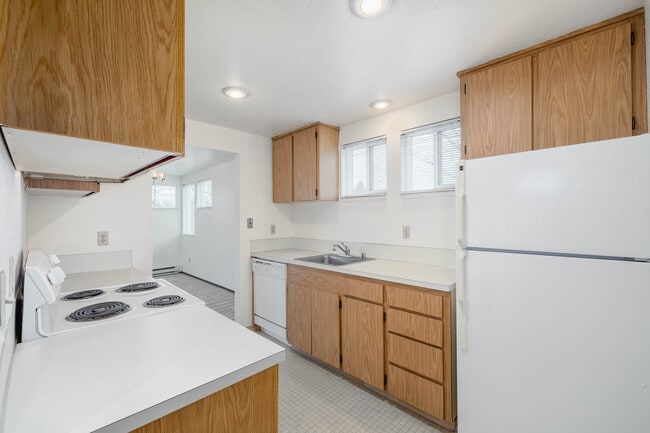 New Horizons Apartments in Burien, WA - Building Photo - Interior Photo