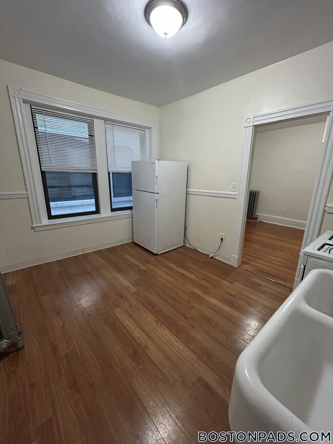 property at 885 Massachusetts Ave