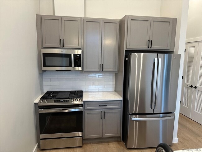 13 Forester Ave in Warwick, NY - Building Photo - Building Photo