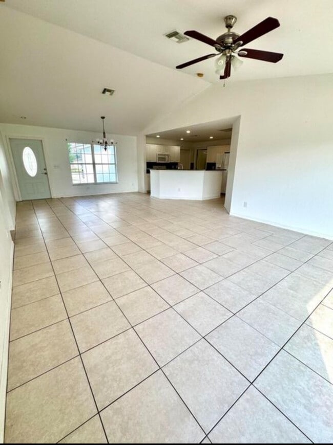 9221 Buckingham Rd in Ft. Myers, FL - Building Photo - Building Photo