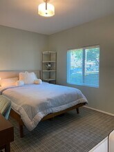 1107 N Florence St in Burbank, CA - Building Photo - Building Photo