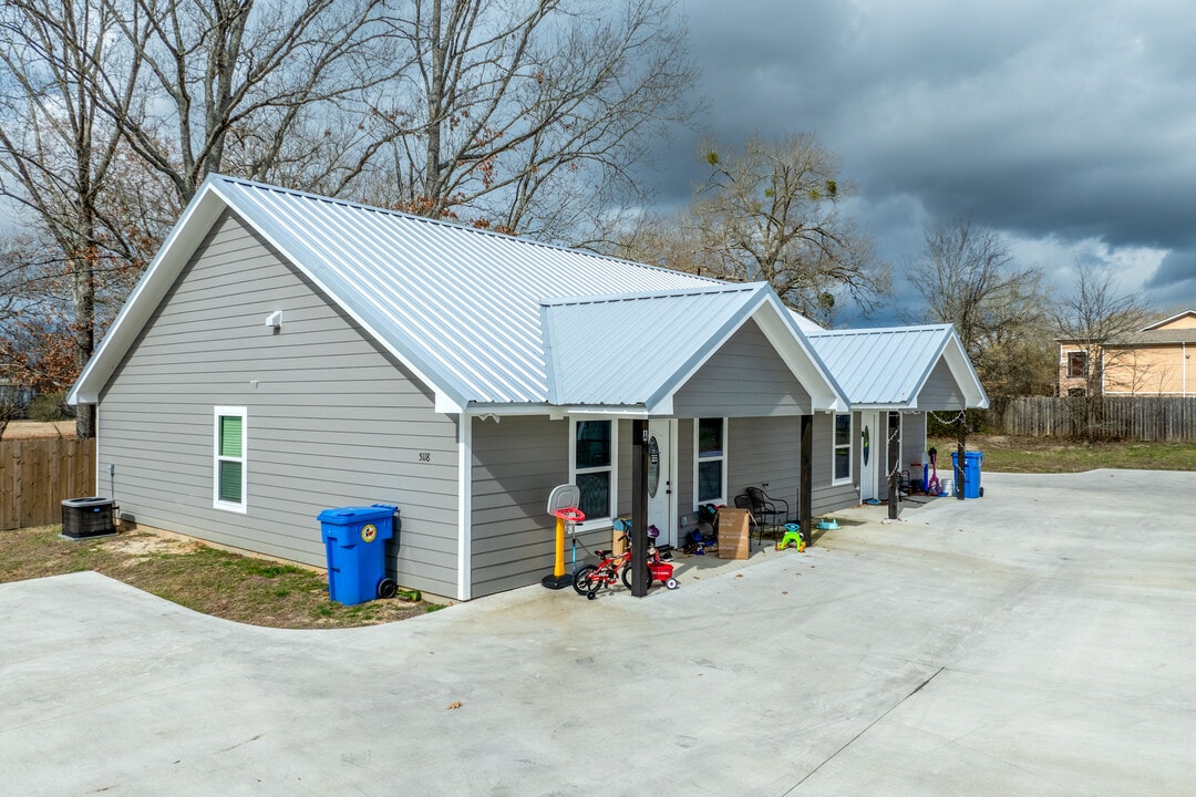 5114 and 5118 Lotus Lane in Lufkin, TX - Building Photo